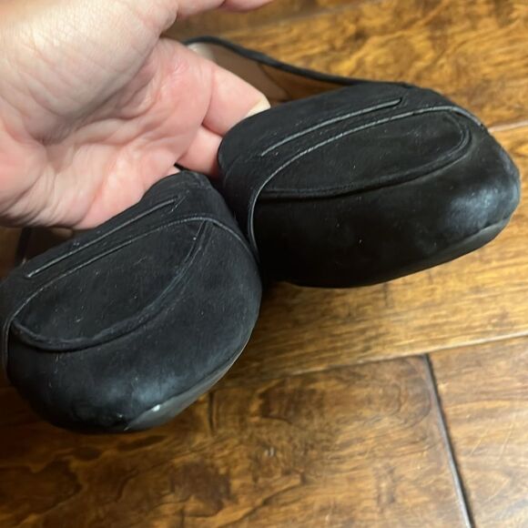 Vionic Savannah Bkack Suede Loafer, size 8W - Picture 5 of 9